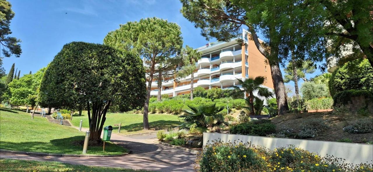 Charmant Appartement Residentiel Avec Terrasse, Jardin Privatif Et Piscine A Cannes Eksteriør billede